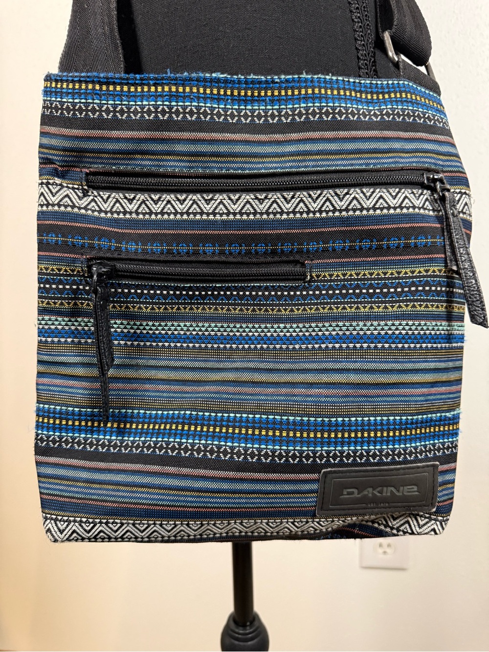 Dakine Jive Woven Stripe Crossbody Bag Blue Black Geometric